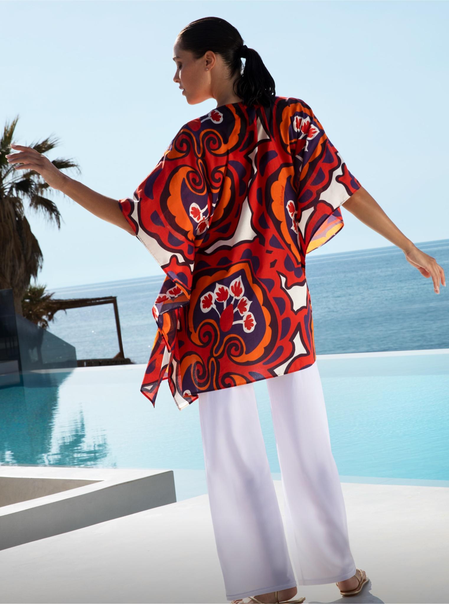 53-B92-Poncho-D.jpg